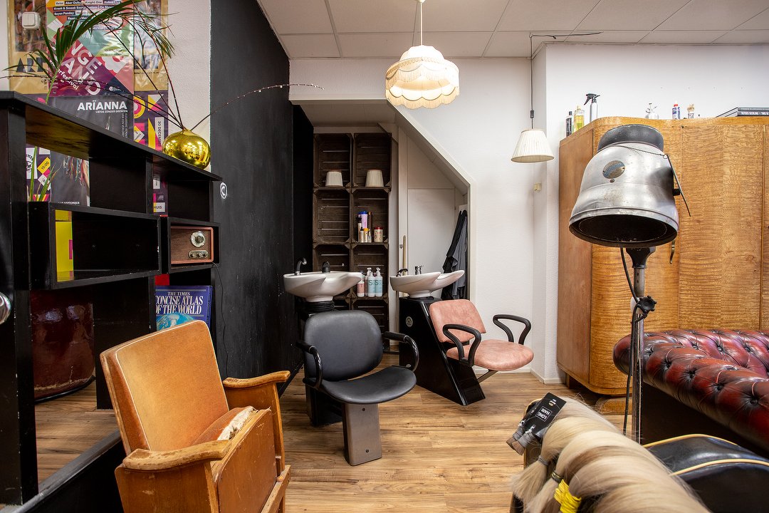 Long Hair by Olga, Jordaan, Amsterdam