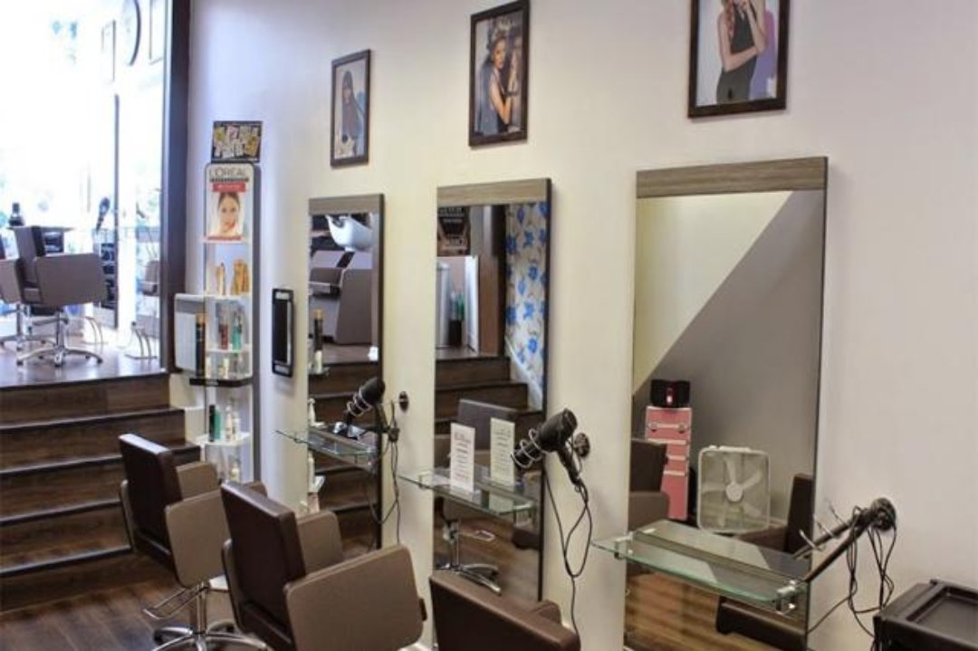 Le Chique Hair and Beauty, Exeter