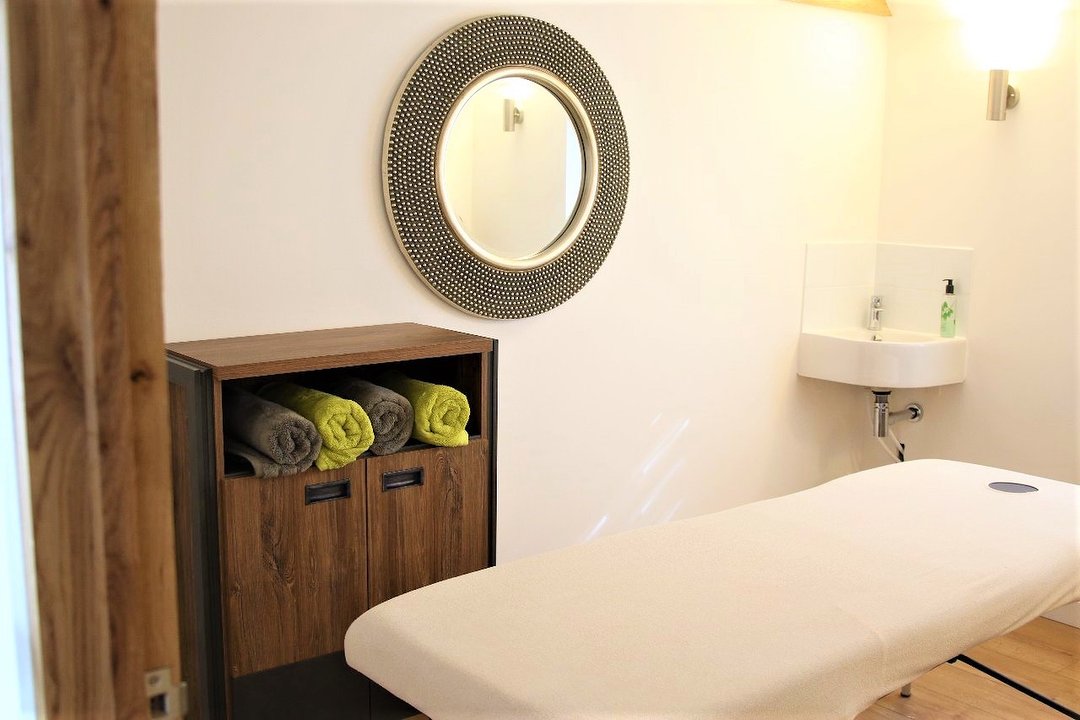 SM Therapy at Tillow Barn Health & Wellbeing, Rudgwick