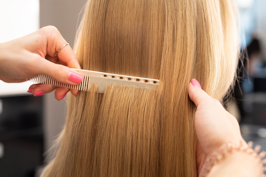 Damen Haare Glatten In Der Nahe Von Spandau Berlin Treatwell