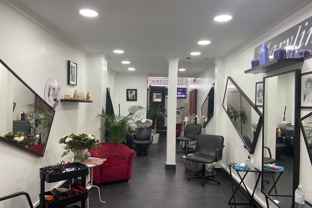 Salon Maryline, Métro Pigalle, Paris