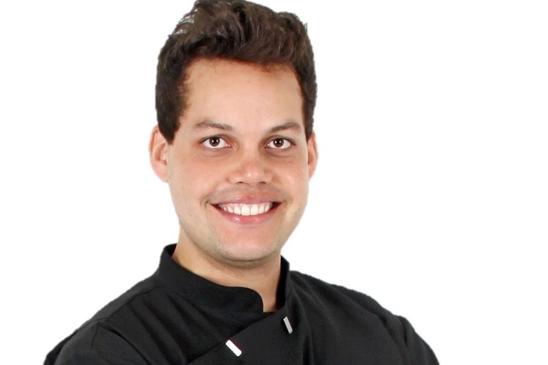 Massage Samuel, Claygate, Surrey