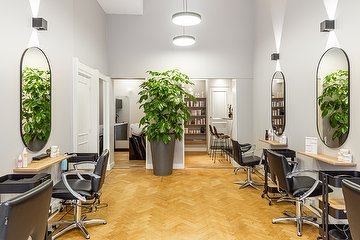 Greenhouse Salon by Ro