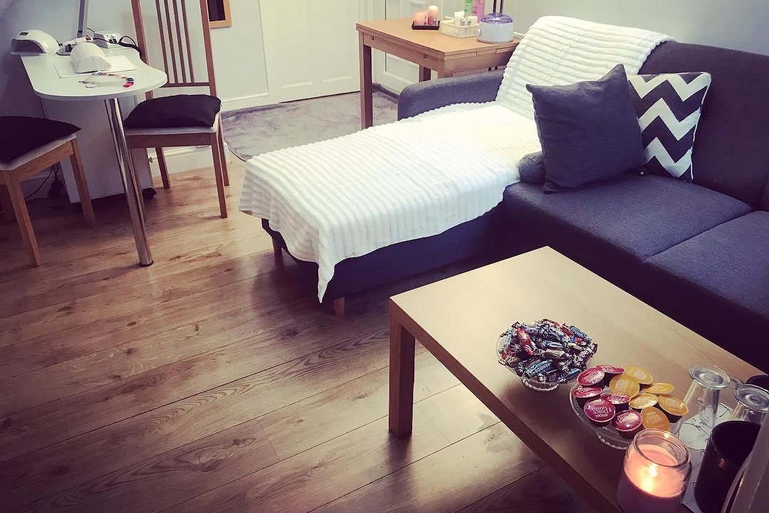 Bell’s Nails +, Hounslow, London