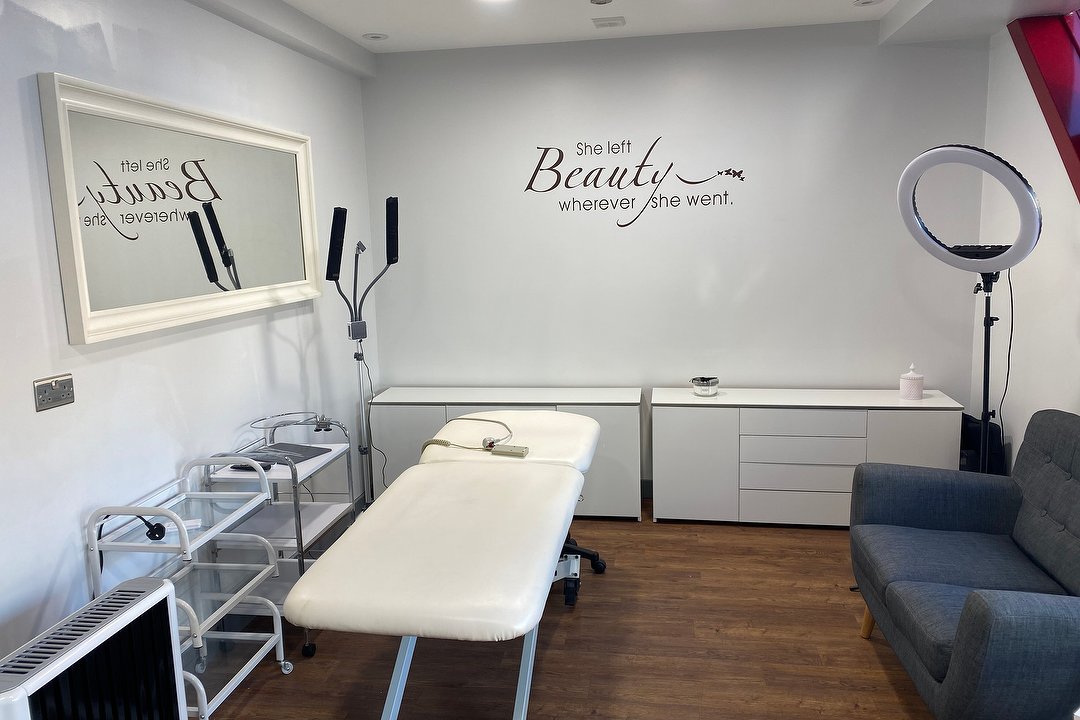 R Brows Beauty, Isle of Dogs, London
