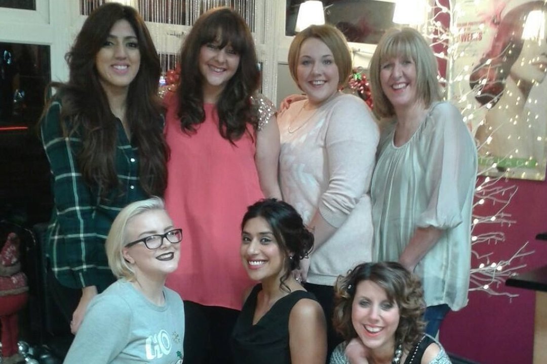 Hair Graphics Wolverhampton, Wolverhampton