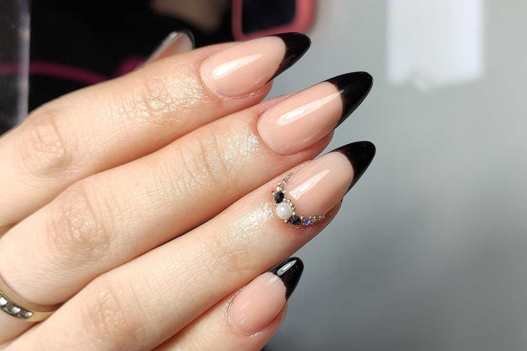 Diamond Nails Badalona, Coll i Pujol, Badalona