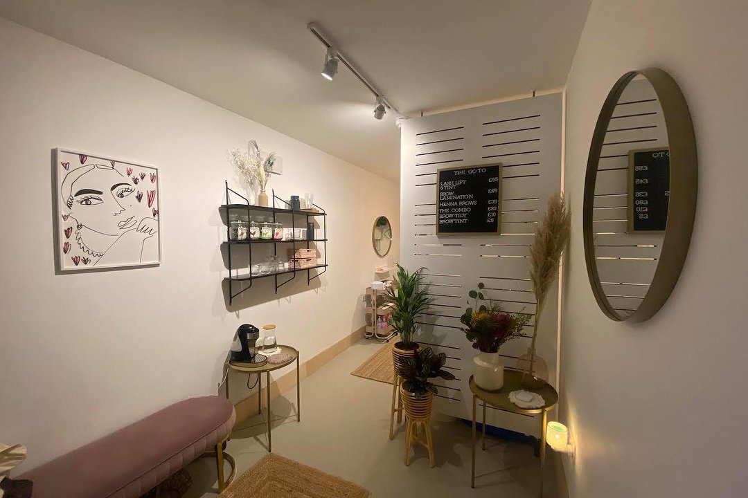 Izabelle Nails, Bethnal Green, London