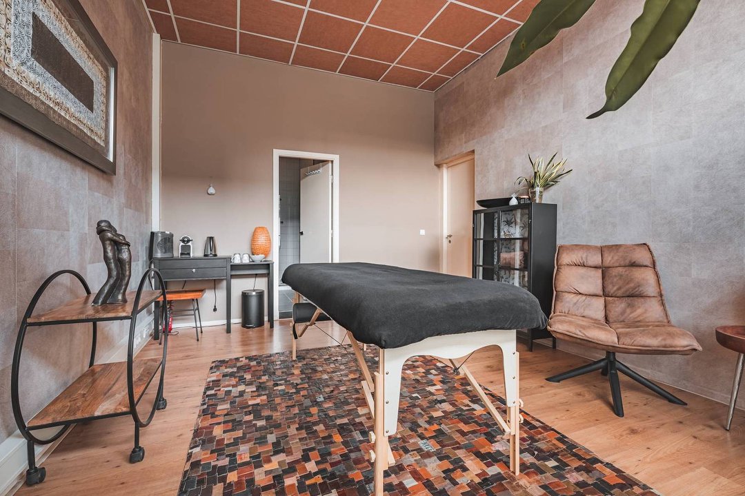 Nicholas Shaw Massage, Nieuwmarkt en Lastage, Amsterdam