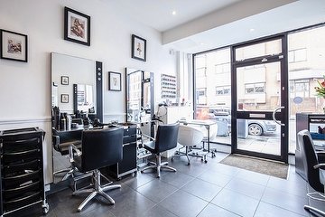 The Wright Look @ The Hair & Beauty Bar, Finchley, London