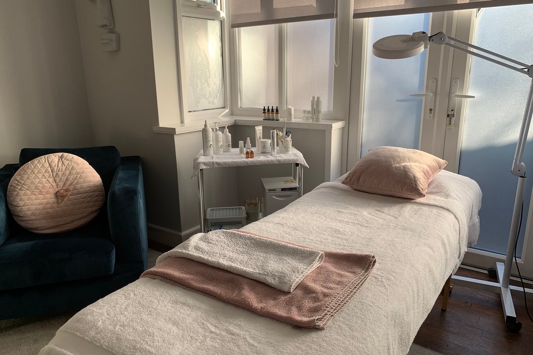 Lulukyri, Southgate, London