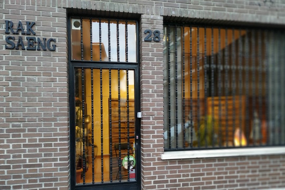 Rak Saeng, Opañel, Madrid