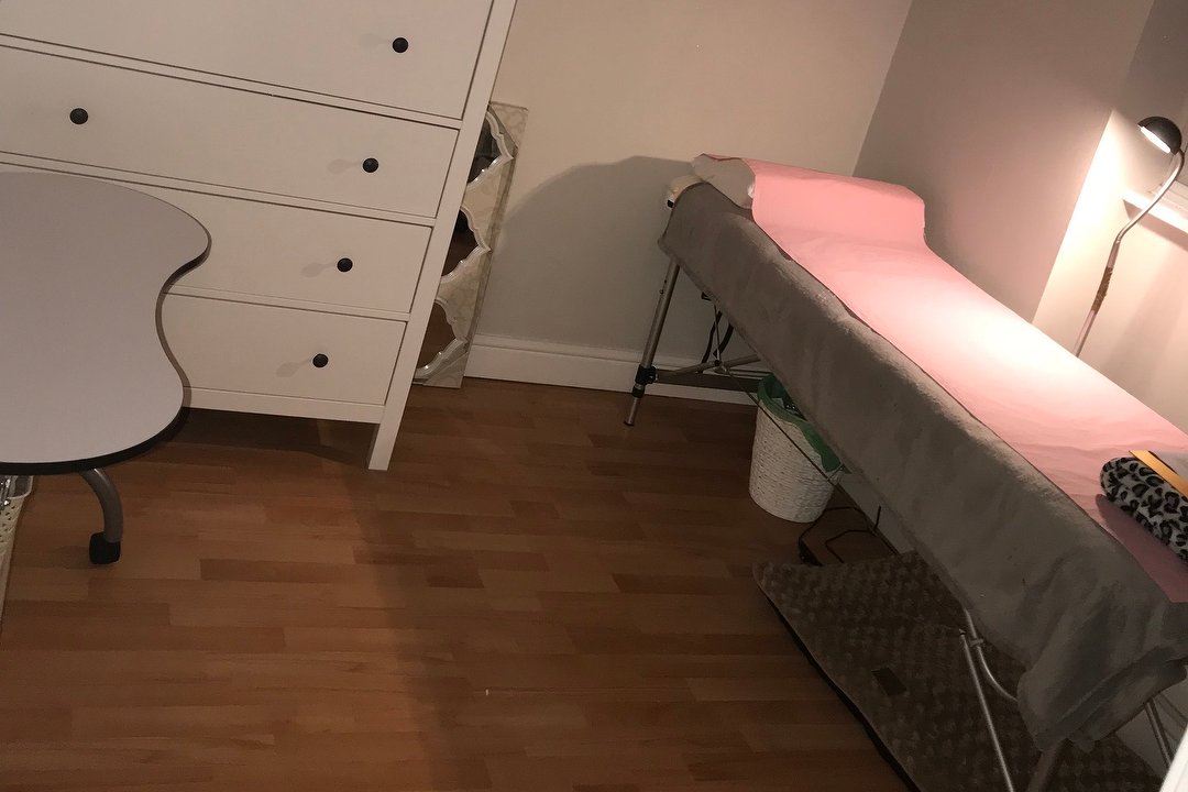 Nais Beauty Call, Monks Orchard, London