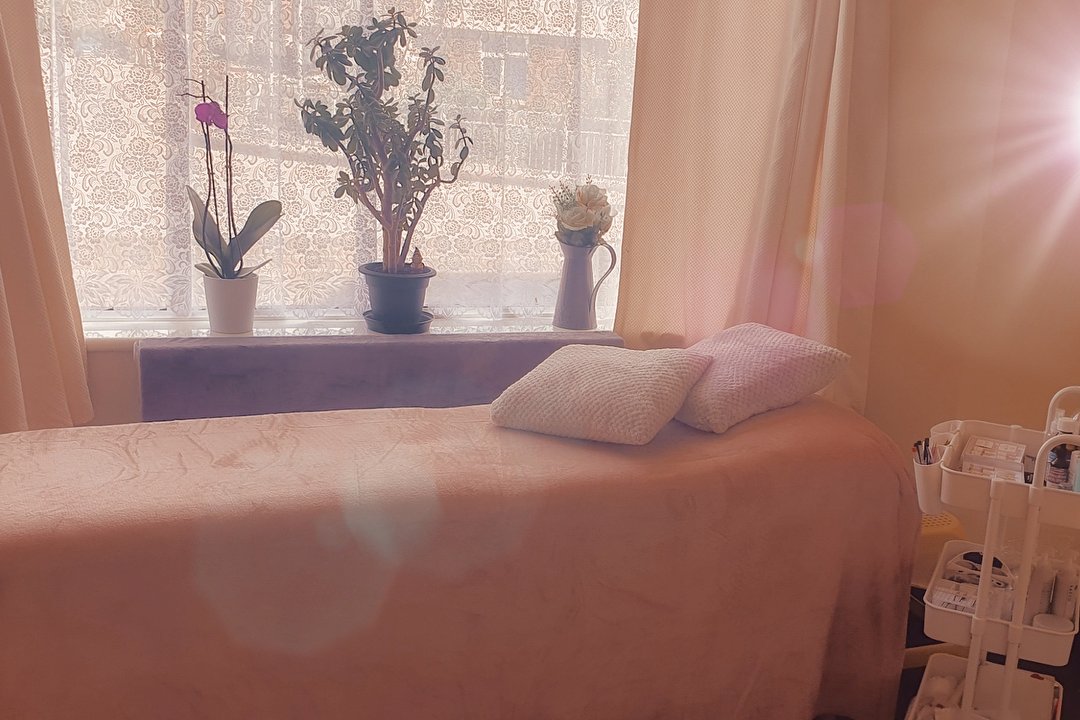 Wonderbeautyland, Barking, London