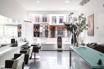 Benaz Hairstylist & Microblading, Leiden