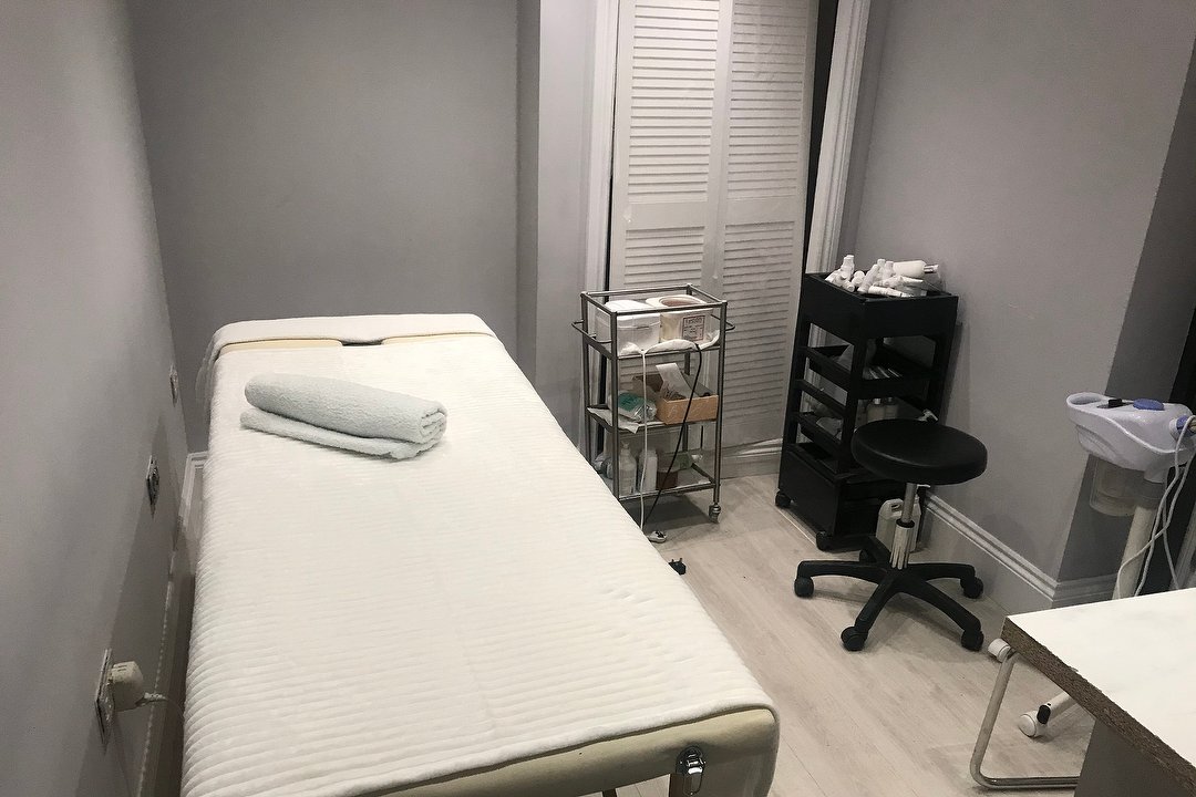 Massage Clinic at Savannah Beauty & Spa, Kensal Green, London