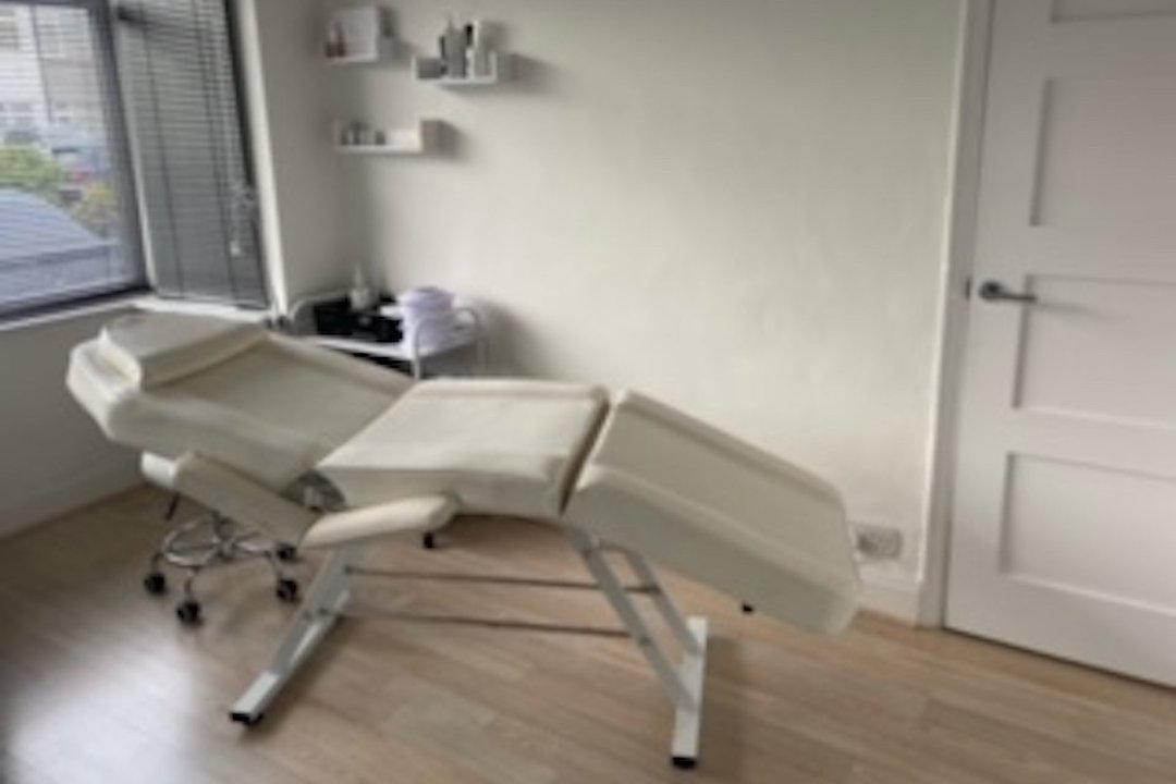 Diane’s Beauty Room, Enfield Highway, London