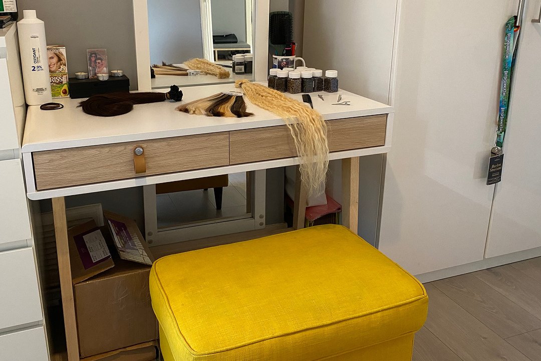 Has Hair Extensions, Clapton, London