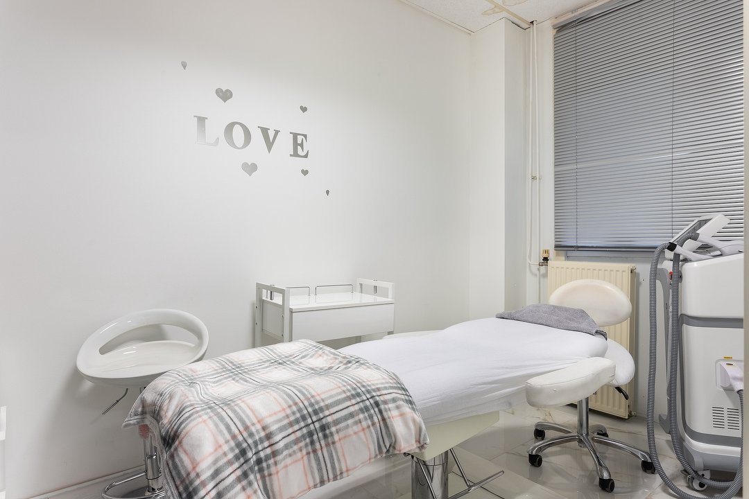 Skin Beauty by Sisters, Bos en Lommer, Amsterdam