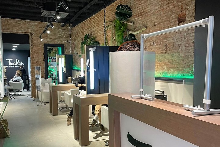 Tina Prat Organic Hair & Beauty Salon - Coiffure Centre deTerrassa - Photo de galerie - OneBooking