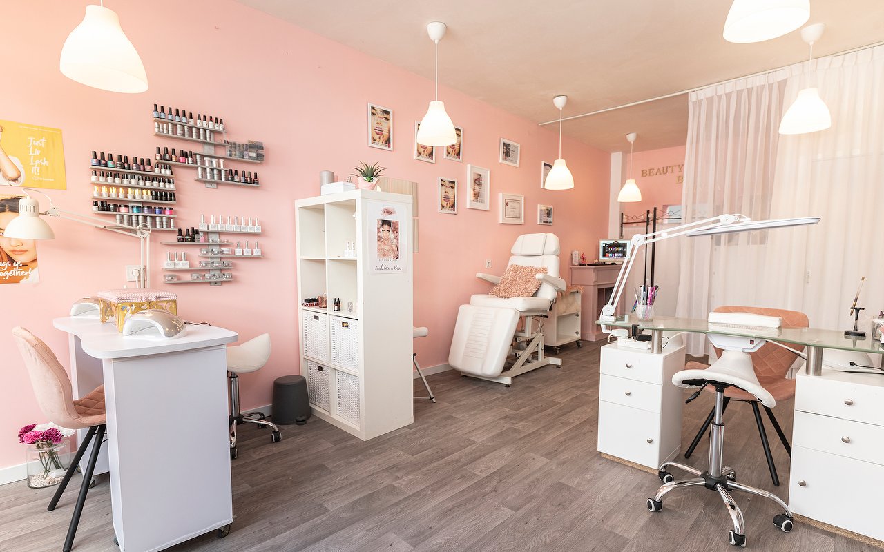 Nagelstudio's en Nagelstylisten in Vlaardingen, Zuid-Holland - Treatwell