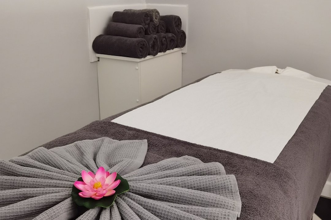 Luxury Healing Therapy, Wakefield