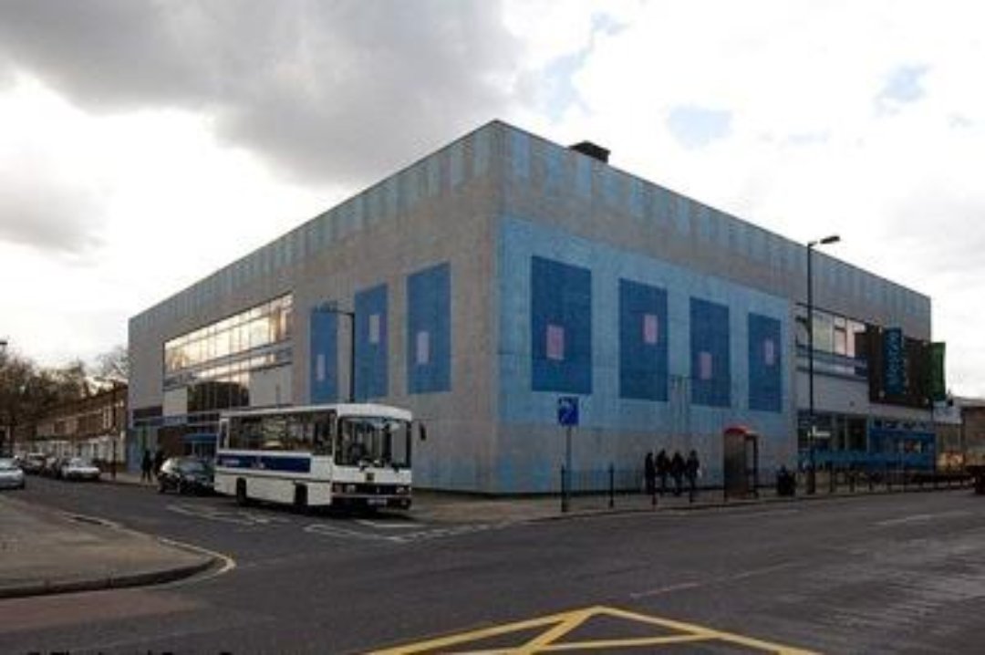 Seven Islands Leisure Centre, London