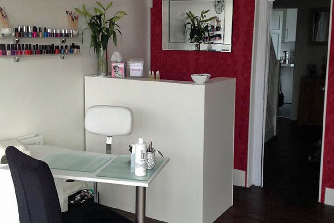 Zena's Nails And Beauty, Hull, East Riding