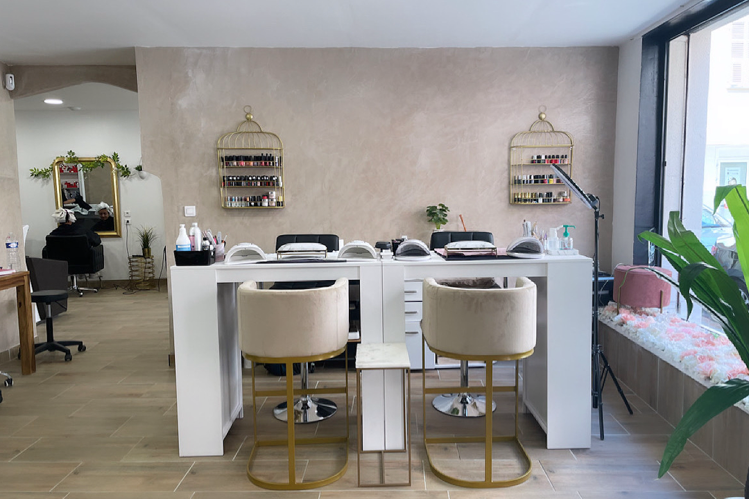 Hair Bar, Nice