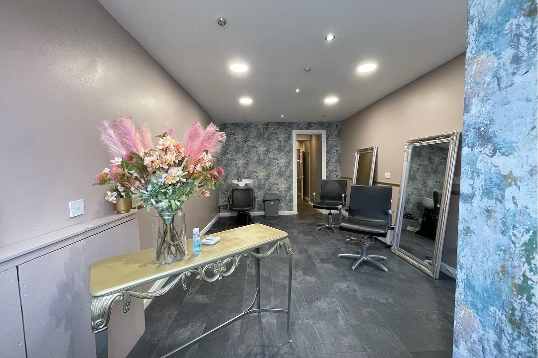 Au Hair Hair Salon In Finnieston Glasgow Treatwell