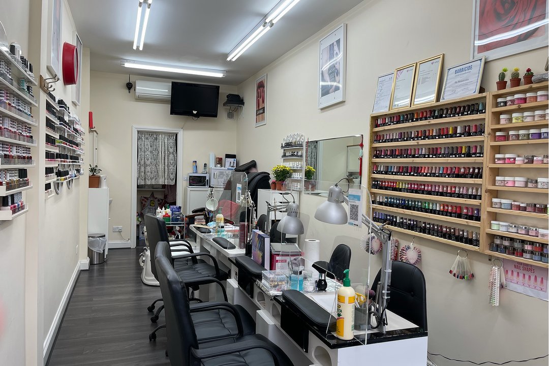 LA Nails, Sutton, London
