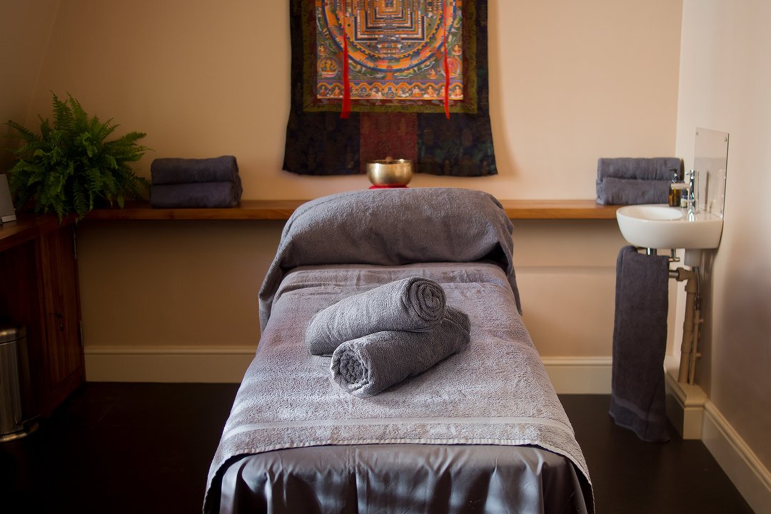 Face Massage & Healing by Monika, Kensington High Street, London