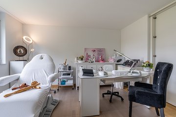 Noa Nails & Beauty