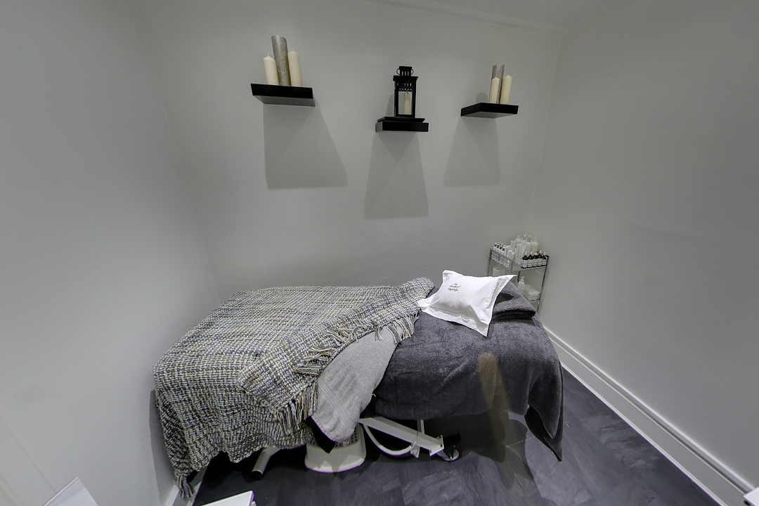 Annabel Taylor Renew, Weybridge, Surrey