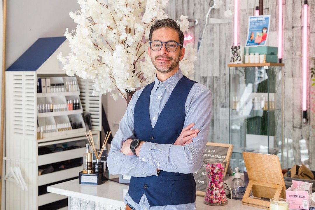 Threads & Co On The Go, Kensington, London