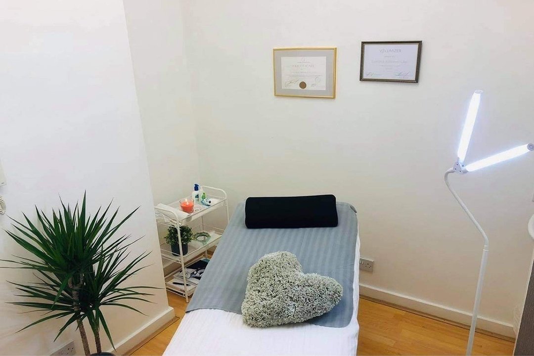 AZ Beauty at The Tanning Shop, Notting Hill, London