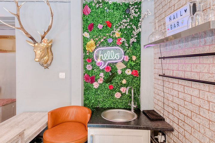 BRIT'POP NAIL BAR - Onglerie 6 Chandos Gardens - Photo de galerie - OneBooking