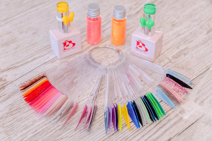 BRIT'POP NAIL BAR - Onglerie 6 Chandos Gardens - Photo de galerie - OneBooking