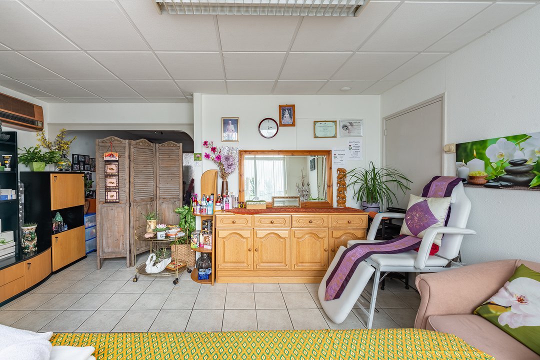 Queenlashes.Earth, Mijdrecht, Provincie Utrecht