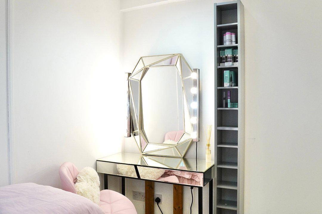 London Japanese Eyelash & Brows SOHO Beauty Salon in Theatreland