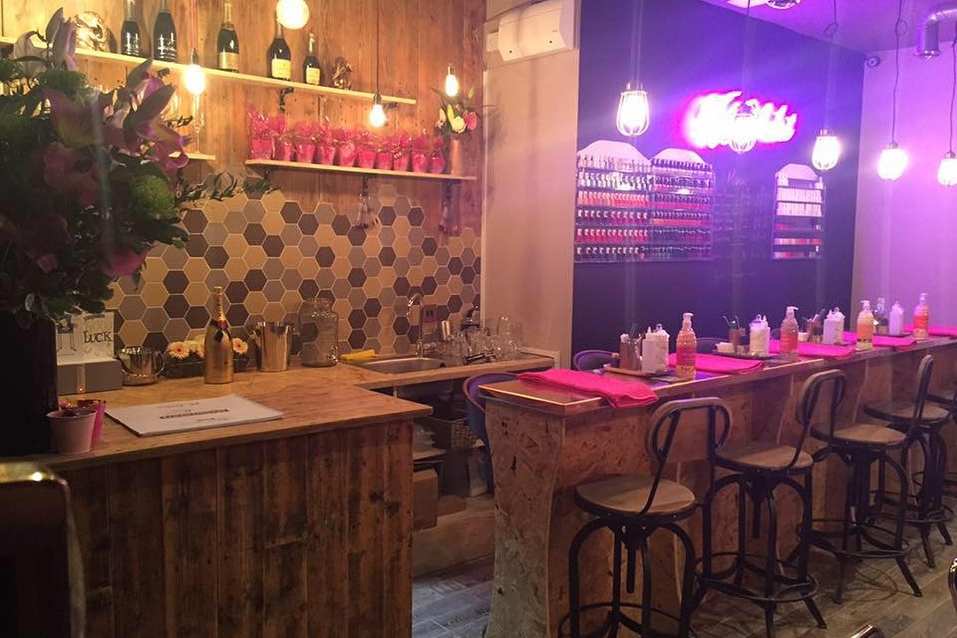 Wanderlust Champagne Nail Lounge LDN, Maida Vale, London