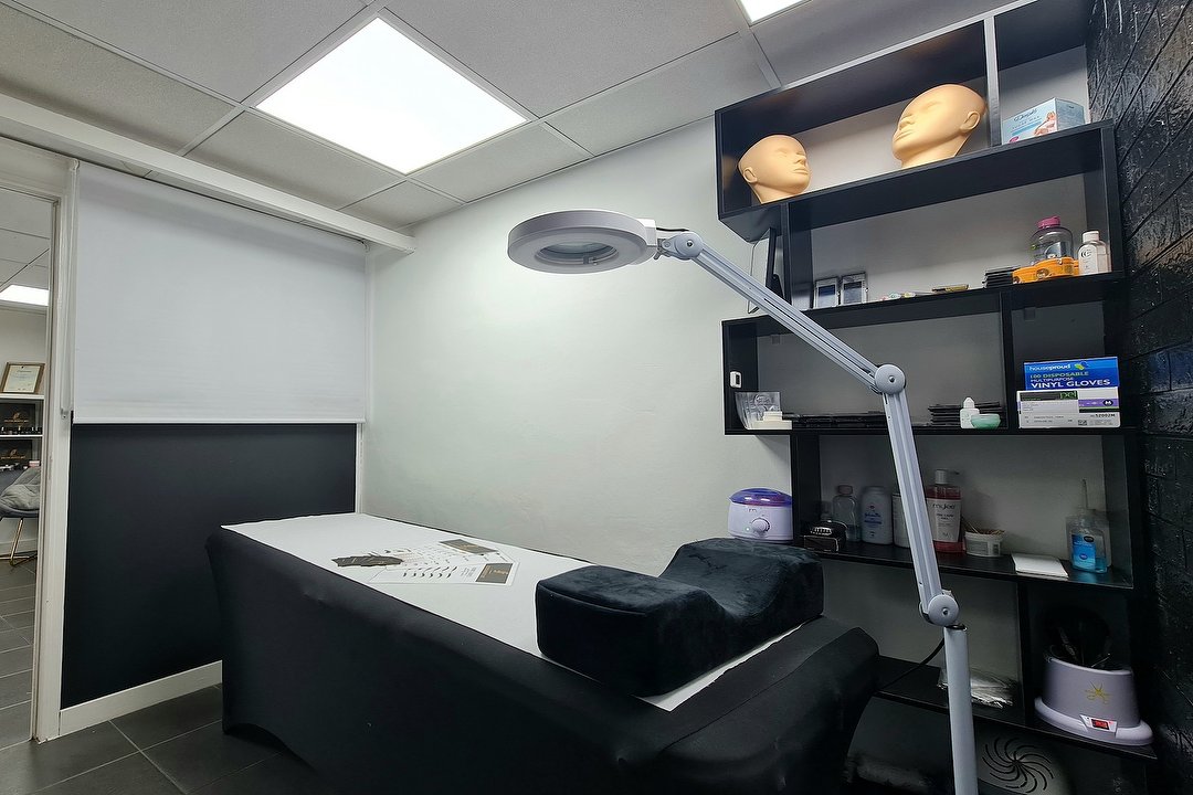 Felyss Beauty Art Studio, Barkingside, London