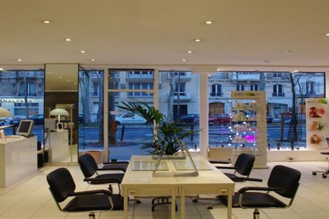 Salon 102, 14e arrondissement, Paris