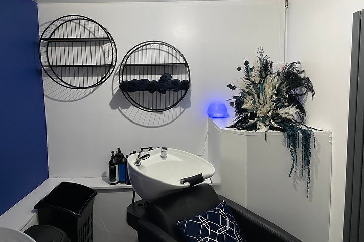 SL Hair - Coiffure Roundhay - Photo de galerie - OneBooking