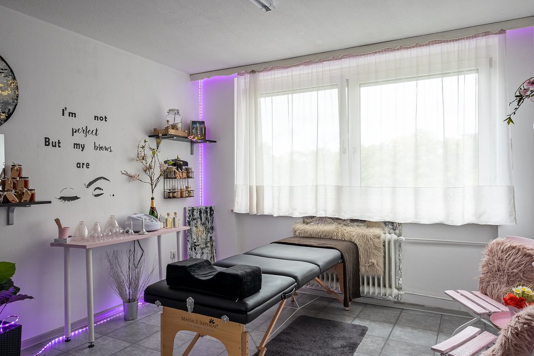 Touch of Beauty by Anell Papingkou, Obersendling, München