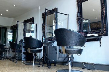 No 7 The Salon