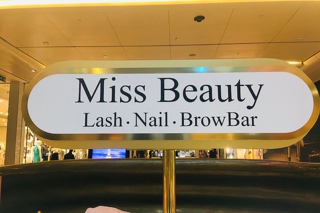 Miss Beauty, Shepherd's Bush Green, London