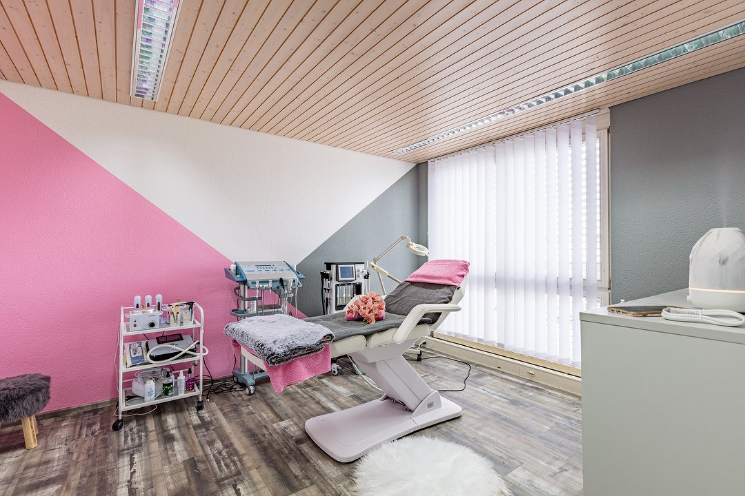 Diva's Cosmetic & Beauty, Regensdorf