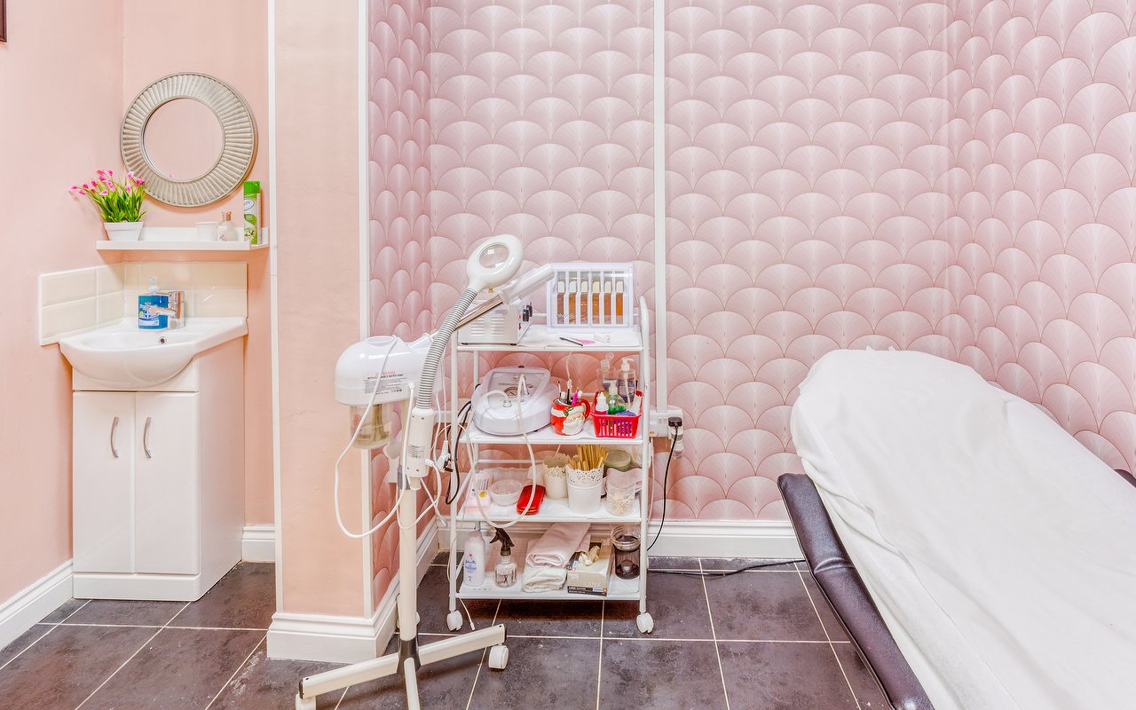 Hairdressers and Hair Salons in Ealing Broadway, London Treatwell