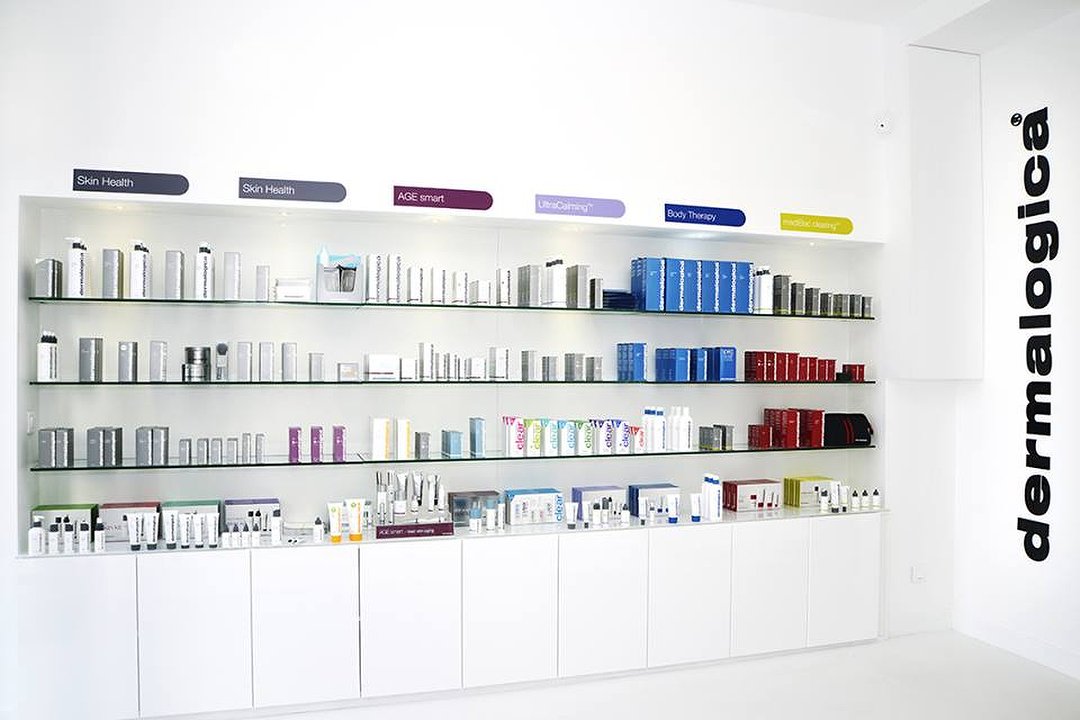 Espace Derma, Métro Faidherbe-Chaligny, Paris
